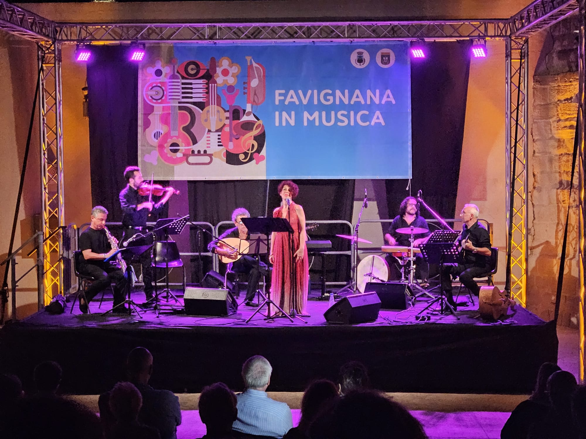 "Egadi Estate 2024": l'Arianna Art Ensemble e il sassofonista Gianni Gebbia conquistano il pubblico di "Favignana in Musica" con un mix di suoni sorprendente