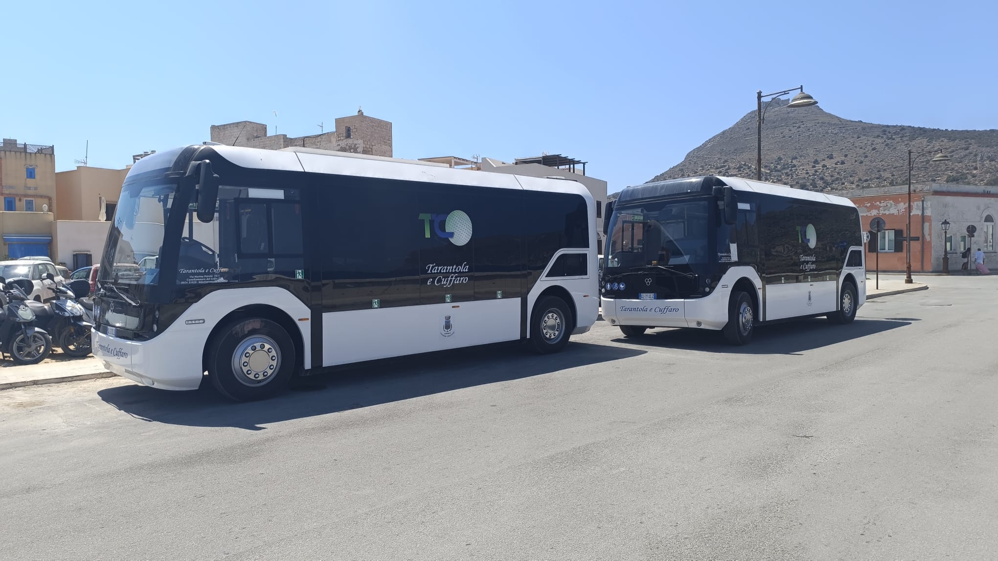 In funzione a Favignana due nuovi bus elettrici per il trasporto pubblico operativo tutto l'anno